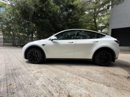 2022 Model Y Lr with hitch bike rack image 4